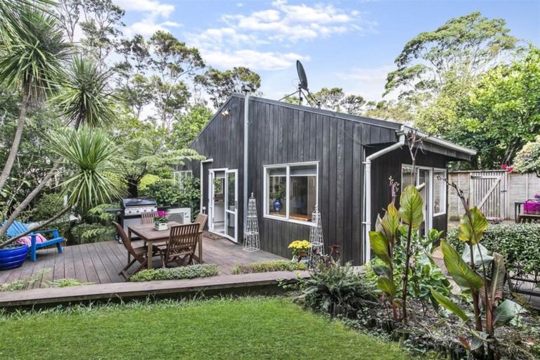 Photo of property in 2/52 Fowler Street, Northcote, Auckland, 0627