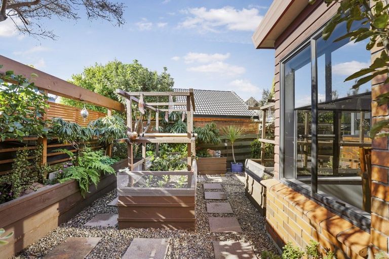 Photo of property in 4b Burn-murdoch Street, St Andrews, Hamilton, 3200