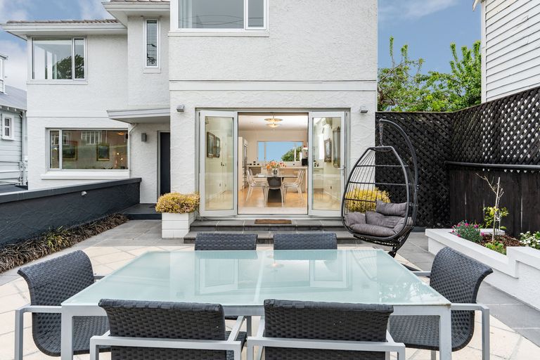 Photo of property in 138 London Street, Dunedin Central, Dunedin, 9016