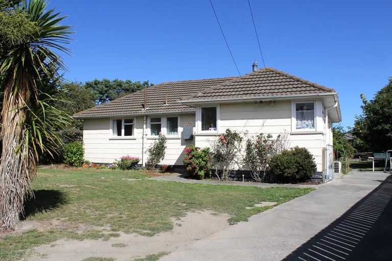Photo of property in 37 Lambeth Crescent, Redwood, Christchurch, 8051