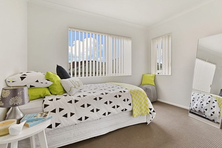 Photo of property in 58 Blanes Road, Weymouth, Auckland, 2103