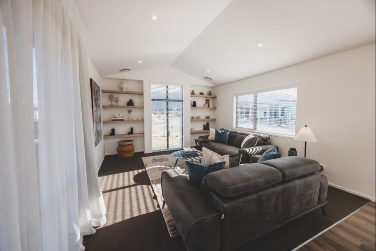 Photo of property in 1 Pinn Street, Lake Hawea, 9382