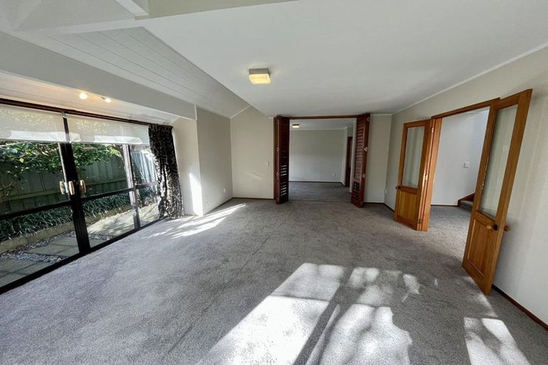 Photo of property in 20a Otakau Road, Milford, Auckland, 0620