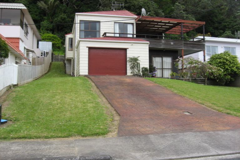 Photo of property in 11 Waiwera Place, Waiwera, Orewa, 0994