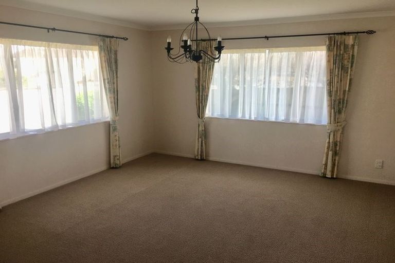 Photo of property in 31 Heyington Way, East Tamaki Heights, Auckland, 2016