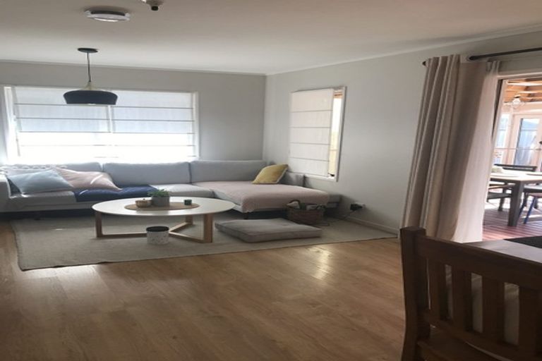 Photo of property in 66a Parrs Cross Road, Henderson, Auckland, 0612