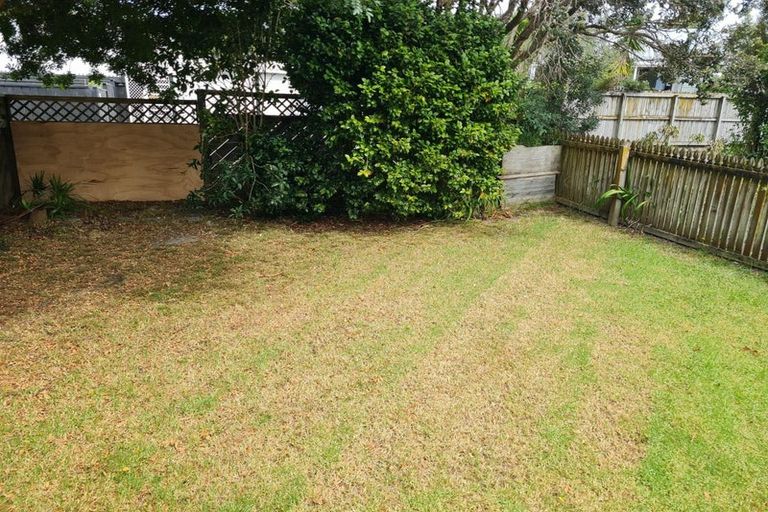 Photo of property in 71 West Harbour Drive, West Harbour, Auckland, 0618