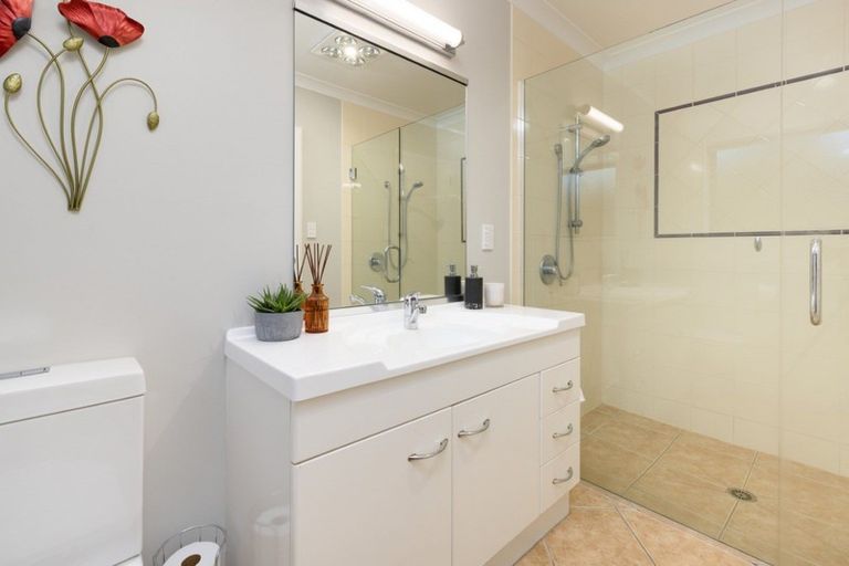 Photo of property in 12 Arrowfield Drive, Pyes Pa, Tauranga, 3112