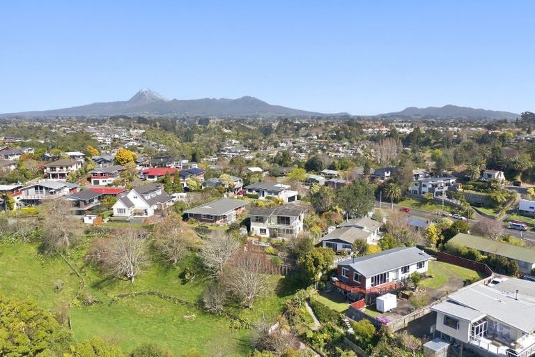 Photo of property in 7 Montana Place, Merrilands, New Plymouth, 4312