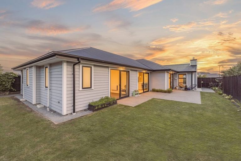 Photo of property in 20 Bargrove Close, Halswell, Christchurch, 8025