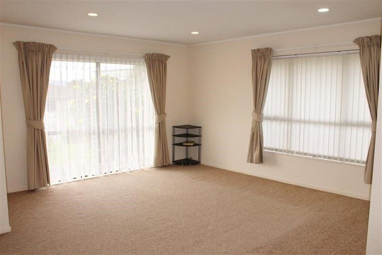 Photo of property in 13 Eroni Clarke Close, Flat Bush, Auckland, 2019