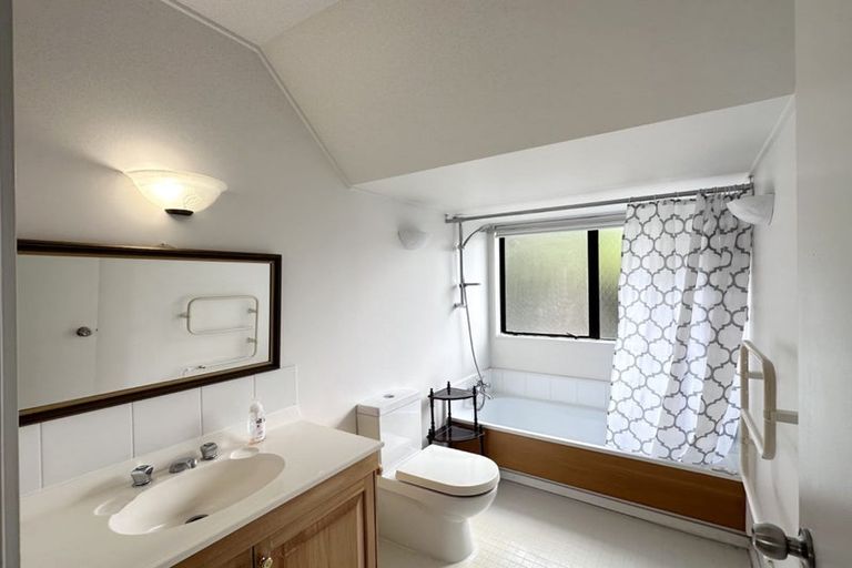 Photo of property in 204 Mellons Bay Road, Mellons Bay, Auckland, 2014