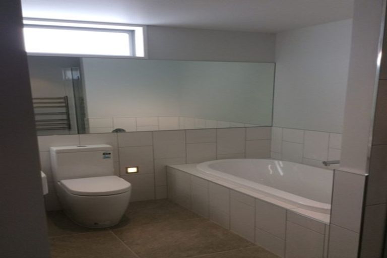 Photo of property in 224 Mount Pleasant Road, Mount Pleasant, Christchurch, 8081