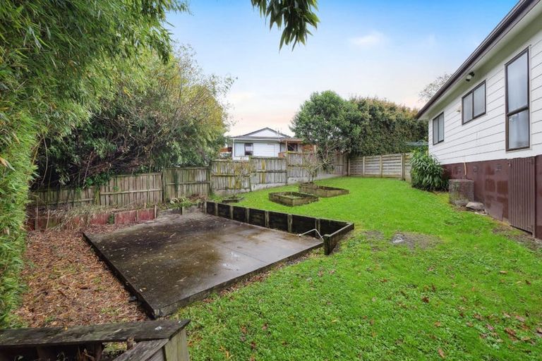 Photo of property in 82 Glen Road, Ranui, Auckland, 0612