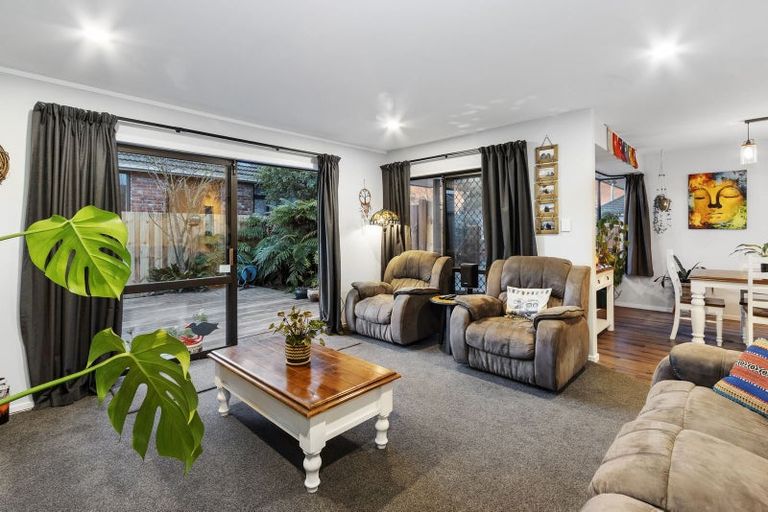 Photo of property in 185 Langdons Road, Northcote, Christchurch, 8052