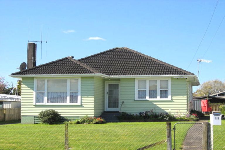 Photo of property in 15 Taniwharau Street, Huntly, 3700