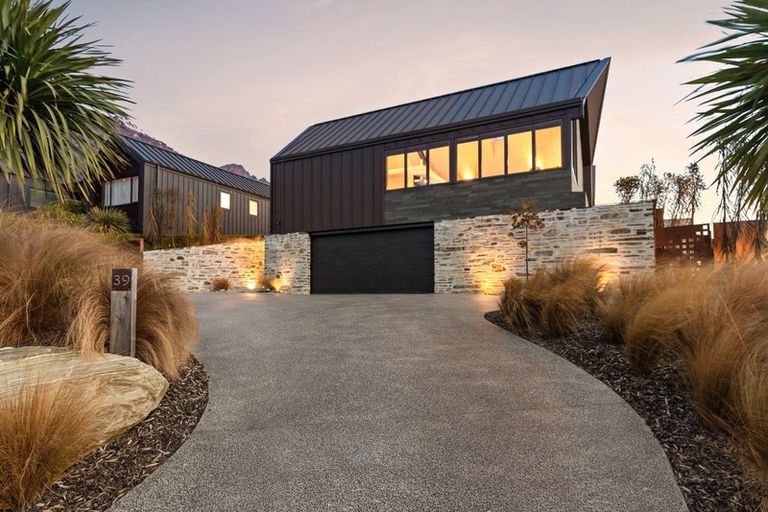 Photo of property in 39 Mcadam Drive, Jacks Point, Queenstown, 9371