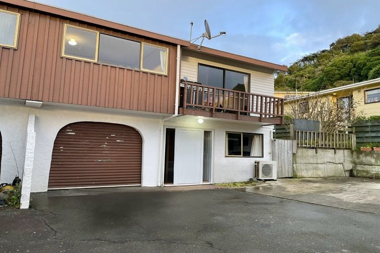 Photo of property in 2/60 Truscott Avenue, Johnsonville, Wellington, 6037