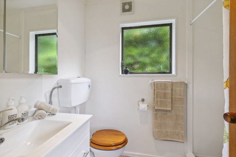 Photo of property in 2/15 Sutherland Crescent, Melrose, Wellington, 6023