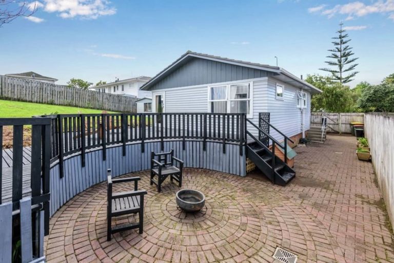 Photo of property in 21 Minaret Drive, Bucklands Beach, Auckland, 2014