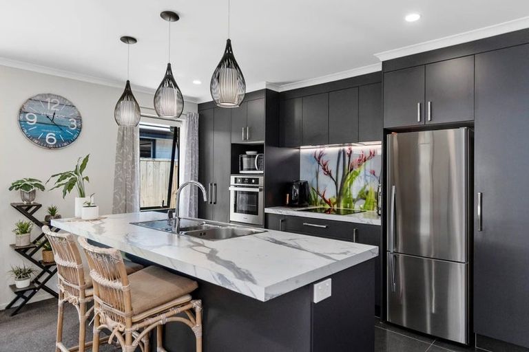 Photo of property in 18 Bill Miller Drive, Papamoa, 3118