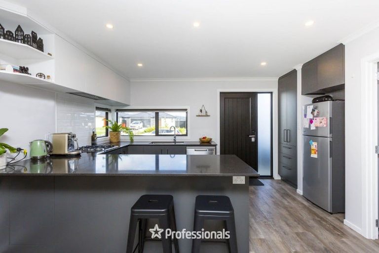 Photo of property in 12 Dahl Drive, Wallaceville, Upper Hutt, 5018