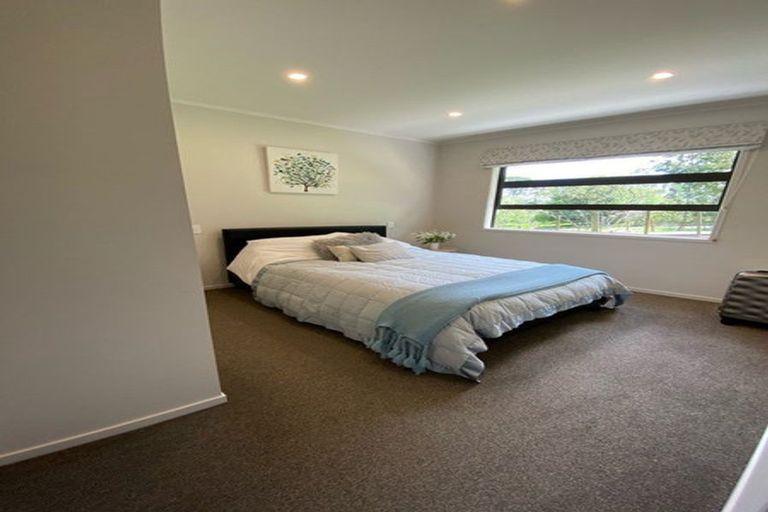 Photo of property in 44 Attwood Road, Paremoremo, Auckland, 0632