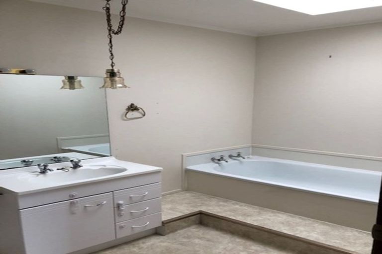 Photo of property in 2/67 Prince Regent Drive, Half Moon Bay, Auckland, 2012