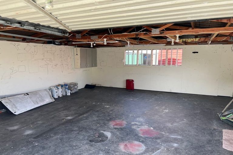 Photo of property in 12 Farquhars Road, Redwood, Christchurch, 8051