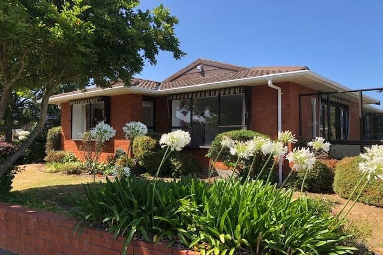 Photo of property in 19 Montclare Avenue, Ilam, Christchurch, 8041