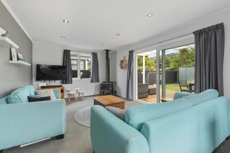 Photo of property in 25 Milne Crescent, Taita, Lower Hutt, 5011