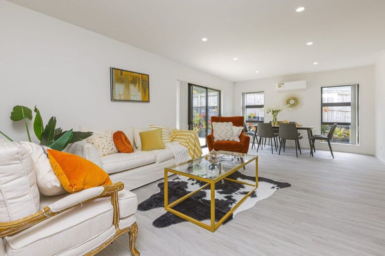 Photo of property in 2 Awaiti Way, Orewa, 0931