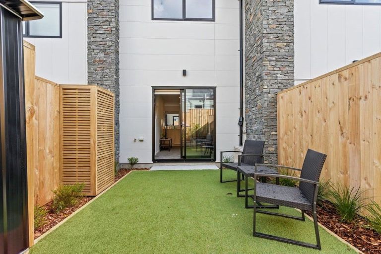 Photo of property in 19/10 Fathom Place, Te Atatu Peninsula, Auckland, 0610