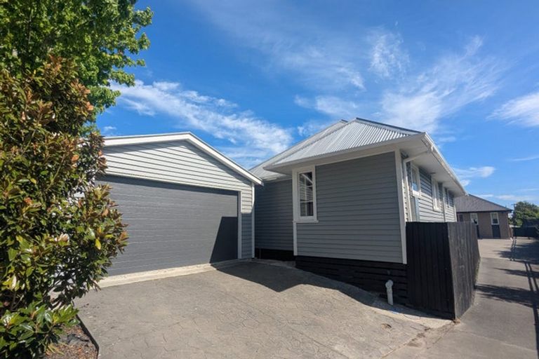Photo of property in 2/7 Leonard Place, Saint Martins, Christchurch, 8022