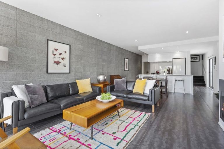 Photo of property in 154 Holly Road, St Albans, Christchurch, 8014