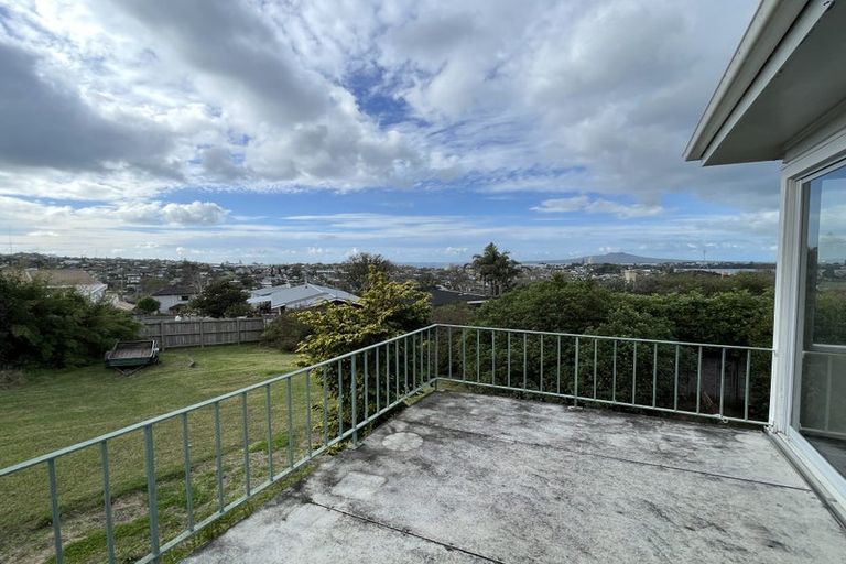 Photo of property in 89 Forrest Hill Road, Milford, Auckland, 0620