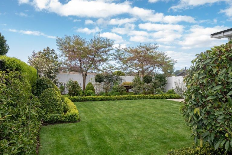 Photo of property in 30 Tauroa Road, Havelock North, 4130