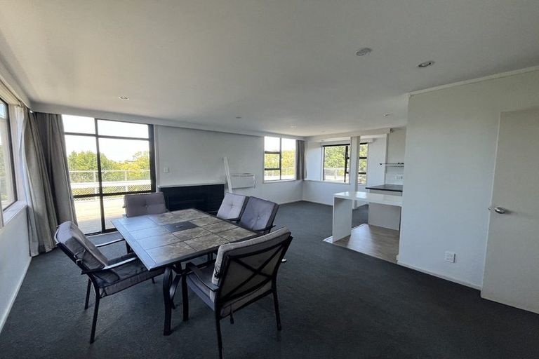 Photo of property in 10 Peter Terrace, Castor Bay, Auckland, 0620