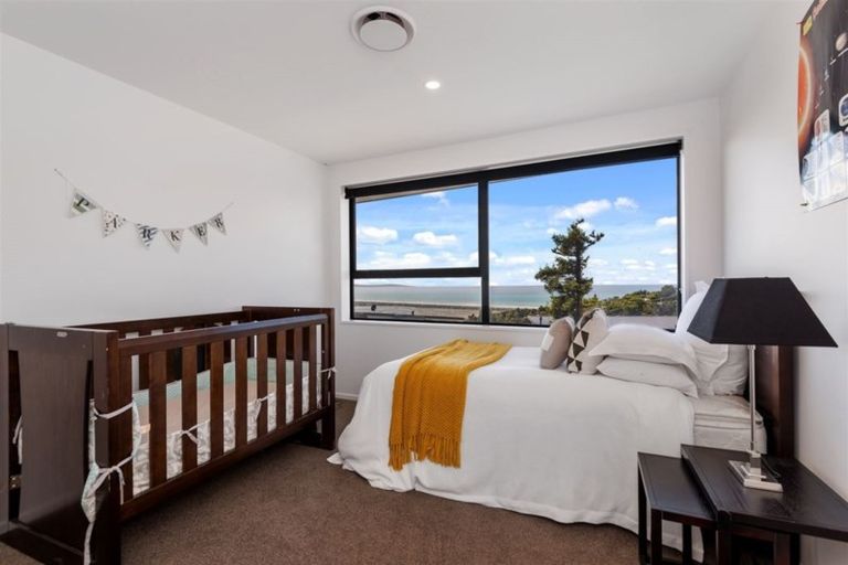 Photo of property in 3 The Terrace, Mount Pleasant, Christchurch, 8081