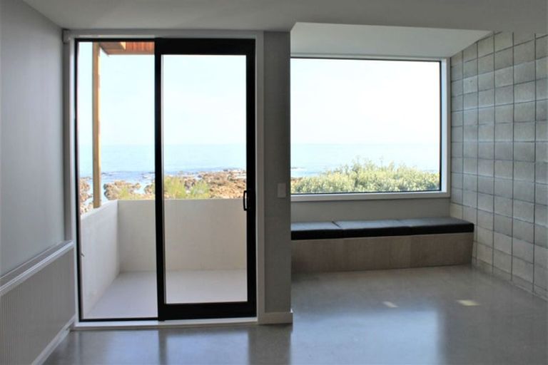 Photo of property in 442 The Esplanade, Island Bay, Wellington, 6023