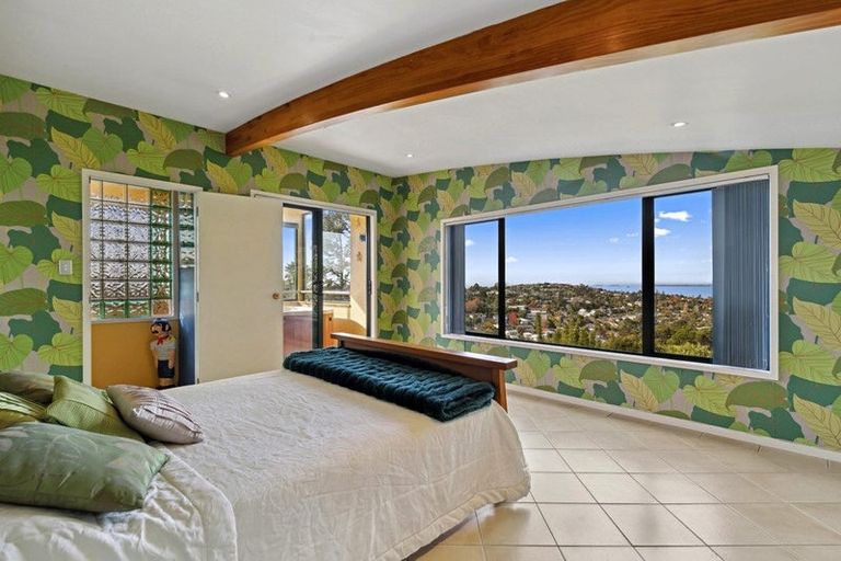 Photo of property in 801 East Coast Road, Northcross, Auckland, 0630