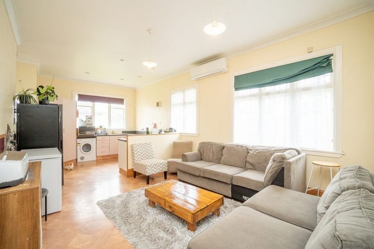 Photo of property in 19 South Street, West End, Palmerston North, 4410