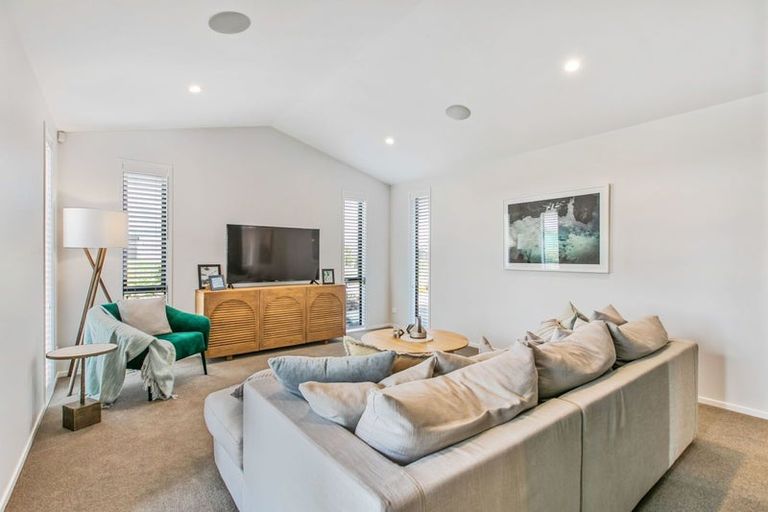 Photo of property in 2 Walter Lawry Road, Paerata, Pukekohe, 2124