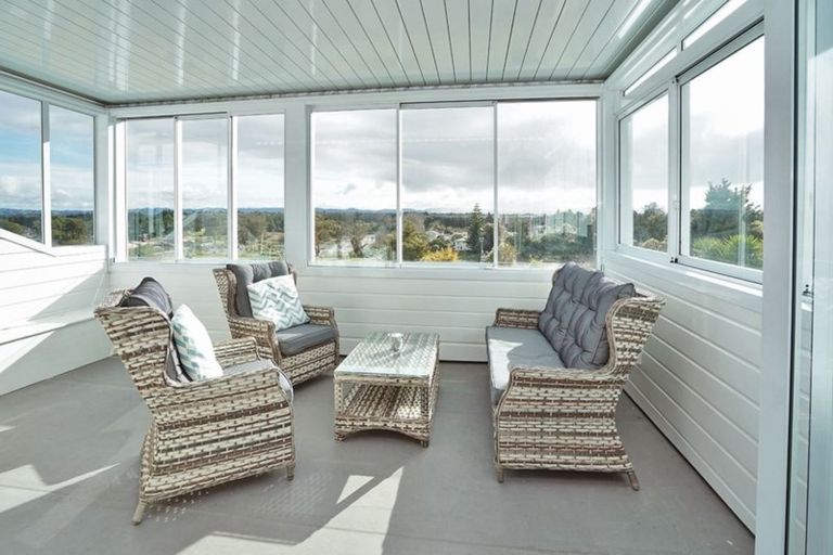 Photo of property in 84 Forest Lake Road, Forest Lake, Hamilton, 3200