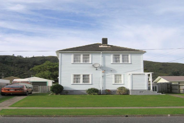 Photo of property in 58 Churton Crescent, Taita, Lower Hutt, 5011
