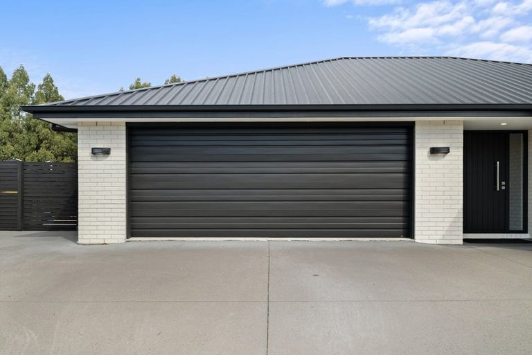 Photo of property in 9 Tate Crescent, Green Island, Dunedin, 9018