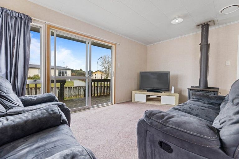 Photo of property in 15 Wairoa Place, Tokoroa, 3420