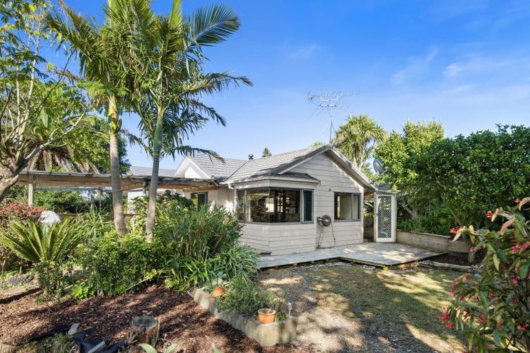 Photo of property in 10 Jenny Lane, Waiuku, 2123