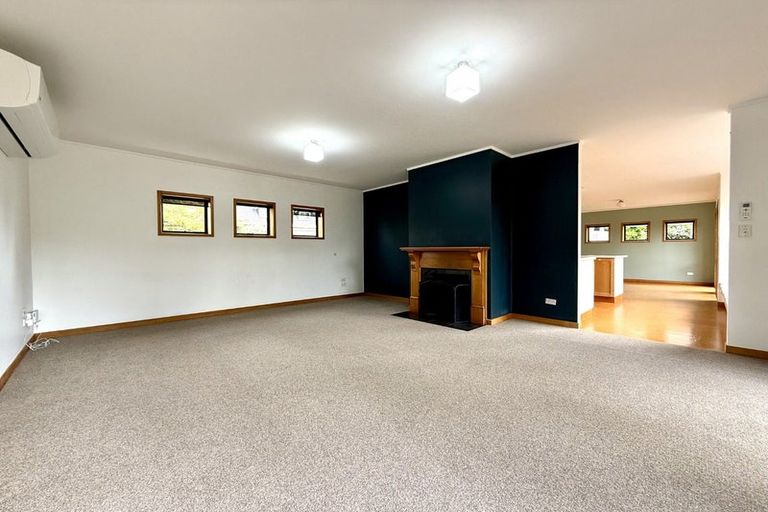 Photo of property in 42 Roland Road, Greenhithe, Auckland, 0632