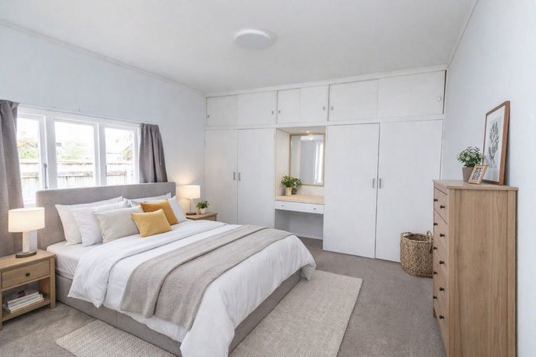 Photo of property in 88 Queenwood Road, Levin, 5510